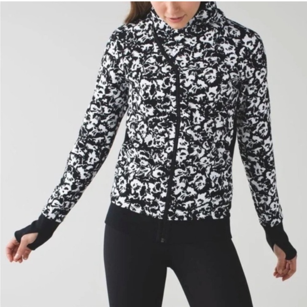 Lululemon Cozy Cuddle Up Jacket Fleur Sombre White Black Size 2